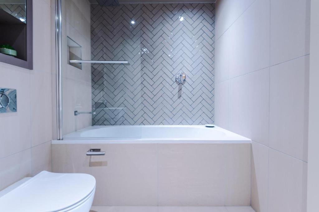 Exquisite Central York Abode Sleeps 6! ภายนอก รูปภาพ